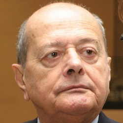 ANDRÉ MIQUEL